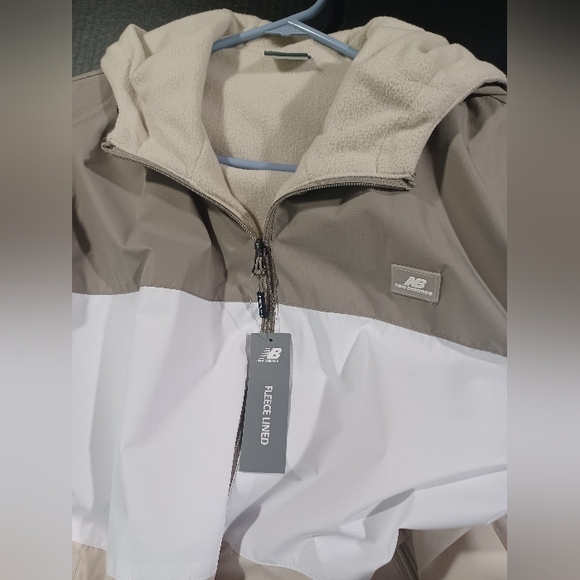 New Balance Windbreaker With Fleece Lining - Picture 5 of 5